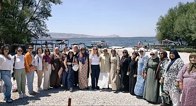 Okuma-yazma öğrenen kadınlar bu kez keşif yolculuğunda