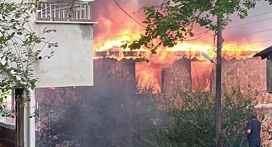 Ordu'da çatı katı yangınında 1 ton fındık küle döndü