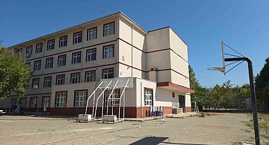Orhangazi'deki meslek lisesinin yıkımına başlandı