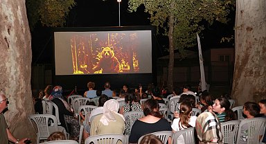 Osmangazi'de yazlık sinema çocukları buluşturdu