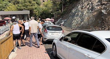 Osmaniye'de korkulukları kıran otomobil alt otoparka düştü: 5 yaralı