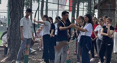 Osmaniye'de öğrenciler telefondan uzak, doğayla iç içe kamp yapıyor