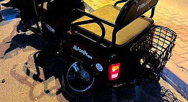 Otomobil ile üç tekerlekli motosiklet çarpıştı: 2 yaralı