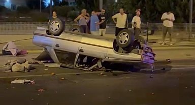 Otomobil park halindeki araca çarptı: 5 yaralı