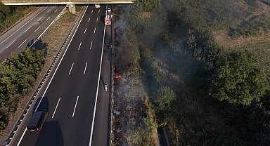 Otoyolda korkutan yangın: Yol kenarına atılan izmarit yangın çıkarttı