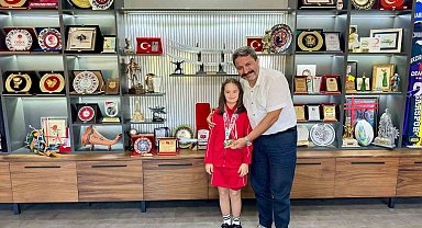 Özel sporcu Elif Ertek'in çifte başarısı gururlandırdı