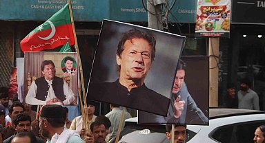 Pakistan Yüksek Mahkemesinden eski Başbakan Han'ın hastaneye sevk edilmesi kararı