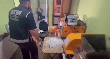 Pendik'te kaçak tütün operasyonu: 440 kilogram tütün ve 328 bin 200 makaron ele geçirildi