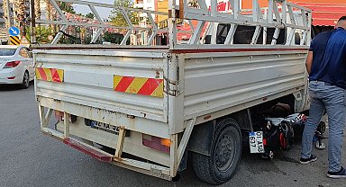 Pikap ile motosiklet çarpıştı, motosiklet sürücüsü yaralandı