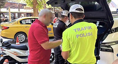 Plakasız motosikletiyle alkollü yakalanan sürücüye 71 bin lira ceza