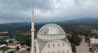 Poyraz, caminin kubbesini uçurdu