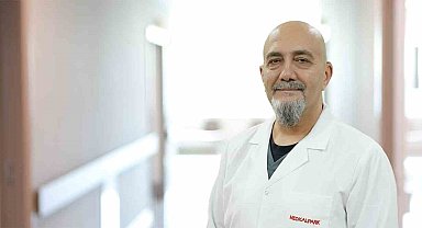 "Uzun yolculuklarda bacakta pıhtı riski artıyor"