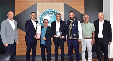 Rektör Yücel Oğurlu'ya, Kurtdereli güreşleri için davet