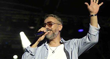 Resul Dindar ve Ümit Yaşar, Kastamonu'da binlerce vatandaşa unutulmaz bir gece yaşattı