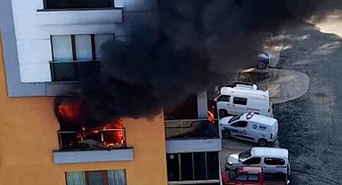 Rize'de 10 katlı apartmanın 4. katında çıkan yangın korkuttu