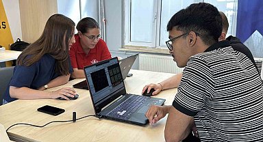 Roketten 5G'ye: KBÜ'lü gençlerin çip tasarımı finalde