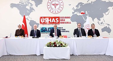 Sağlık Bakanı Memişoğlu "Türkiye'nin sağlıkta ihtiyaç duyduğu ilaç ve cihazları üreteceğiz"