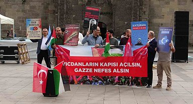 Sağlık çalışanları Gazze için yürüdü