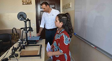 Şahinbey Belediyesi tesislerinde geleceğin tasarımcıları teknolojiyle yetişiyor