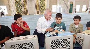 Şahinbey Millet Camii'nde çocuklar hem eğleniyor hem de Kur'an-ı Kerim öğreniyor