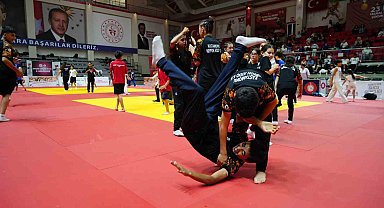 Samsun, 22. Uluslararası Karadeniz Judo Şampiyonası'na ev sahipliği yapıyor