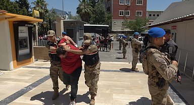 Şanlıurfa'da 12 kilo altın ile 2 milyon TL'yi gasp eden zanlılar tutuklandı