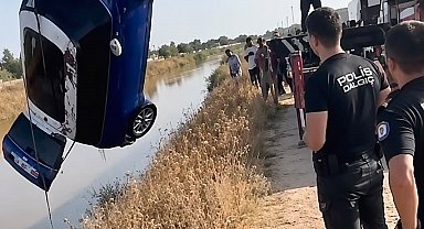Şanlıurfa'da otomobil dereye uçtu: Sürücü kayboldu