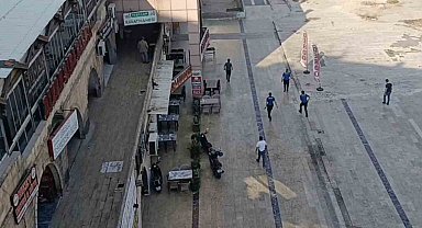 Şanlıurfa'da polis aracının camını bıçakla kırıp ekiplere saldırdı
