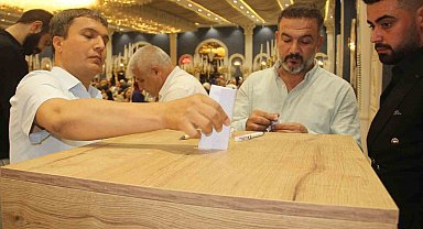 Şanlıurfa'dan örnek dayanışma: Sünnet düğününde takılan tüm takılar şehit ailelerinin çocuklarına bağışlandı