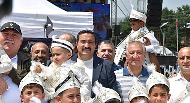 Sarıkamış Belediyesi'nden 300 çocuğa toplu sünnet şöleni