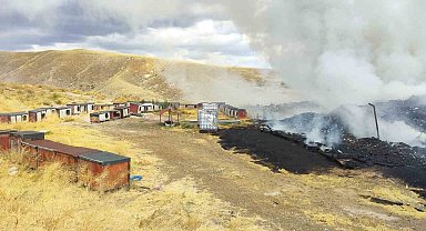 Şarkışla'da eski çöplük alanında çıkan yangın ekipleri harekete geçirdi