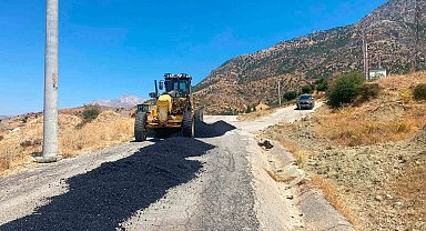 Sason'da köy yollarında asfalt onarım çalışmaları devam ediyor