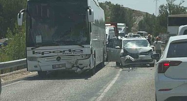 Seydikemer'de yolcu otobüsü ile ticari araç çarpıştı: 5 yaralı