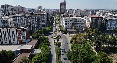 Sıcak hava Adana'nın simge noktalarını sessizliğe bürüdü
