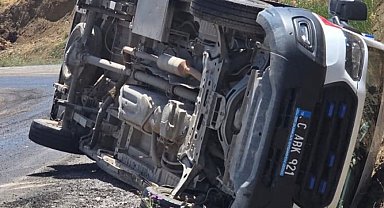 Siirt'te hastaya giden ambulans devrildi