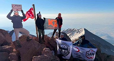Âşık Seyrânî için Erciyes'in zirvesine anlamlı tırmanış