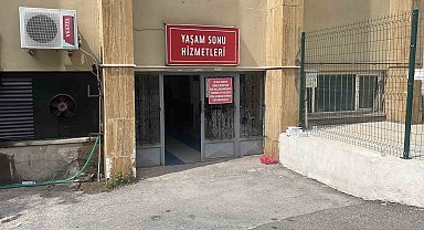 Sivas'ta kene yapışan adam vefat etti