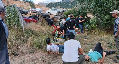 Sivas'ta traktör şarampole devrildi: 4 yaralı
