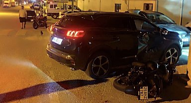 Sivrihisar'da otomobil ile motosiklet çarpıştı, 2 kişi yaralandı
