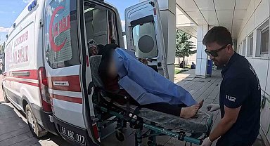 Sokaktaki kavgada ateşlenen tüfek, bahçede oturan kadını yaraladı