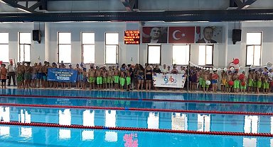 Söke'de çocuklar yüzme eğitimini başarıyla tamamladı
