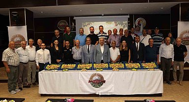 Söke'de sezonun ilk kuru inciri 600 TL'den alındı
