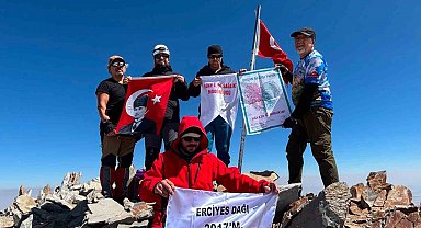 Söke'nin sağlık kahramanları Erciyes'in zirvesinden organ bağışı çağrısı yaptı