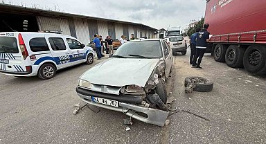 SUV ile otomobil çarpıştı: Kaza anı güvenlik kamerasına yansıdı