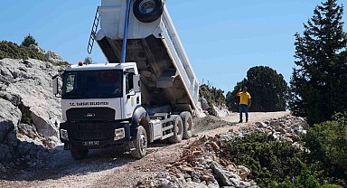 Tarsus'ta kırsal mahallelerin yol sorunu çözülüyor