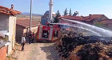 Tavşanlı'da yangın paniği: Alevler evlere ulaşmadan söndürüldü
