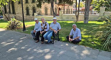 Tekirdağ'da sıcak hava bunaltıyor: Vatandaşlar gölgelik alanlara akın etti