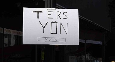 Ters yöne giren araçlar bıktırdı, esnaf kendi çözümünü buldu