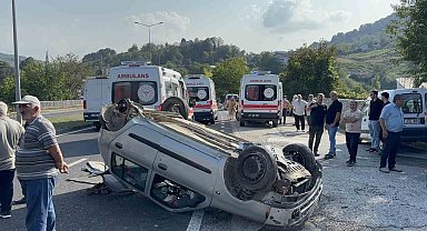 Tırla çarpışan otomobil takla attı: 4 yaralı