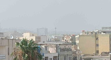 Toz bulutu ve rüzgar Şanlıurfa'yı etkisi altına aldı